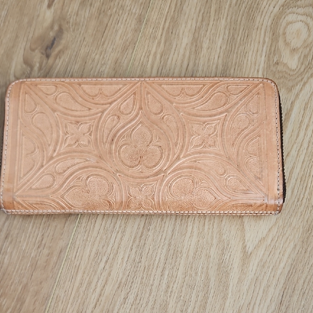 Elegant Embossed Leather Wallet